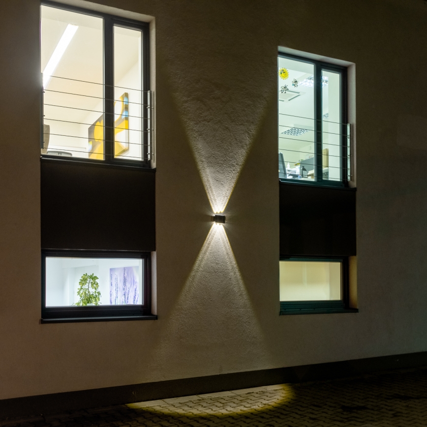 LED-Solarwandleuchte mit Sensor LED/2W/5V IP54