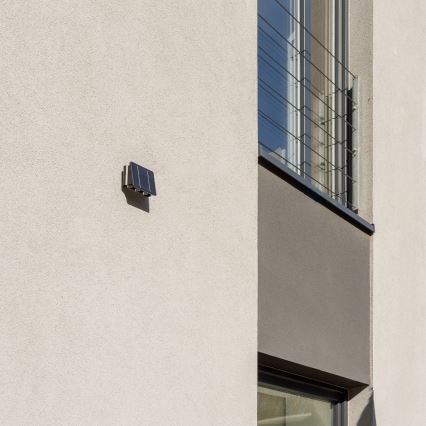 LED-Solarwandleuchte mit Sensor LED/2W/5V IP54
