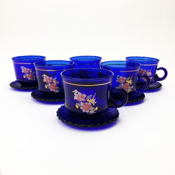 Kaffeeservice blau mit Blumenstrauß-Motiv