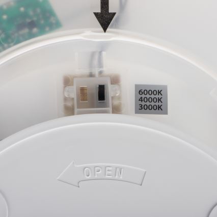 LED-Deckenleuchte AZPO LED/11,8W/230V 3000/4000/6000K Ø 22,5 cm IP54 weiß