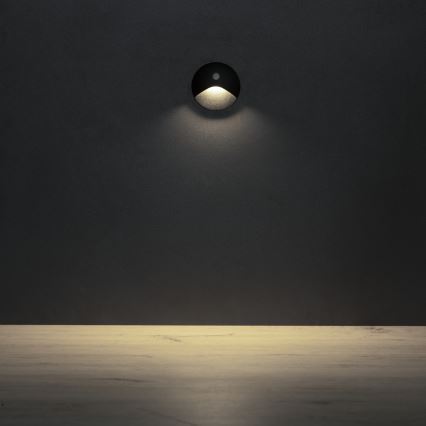 LED-Treppenleuchte mit Bewegungs- und Dämmerungssensor EXIN LED/2,5W/230V 4000K IP65 schwarz rund