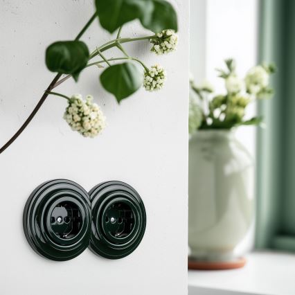 Kliklap - Doppelte Retro-Haushaltssteckdose mit Rahmen, SCHUKO 230V, grün