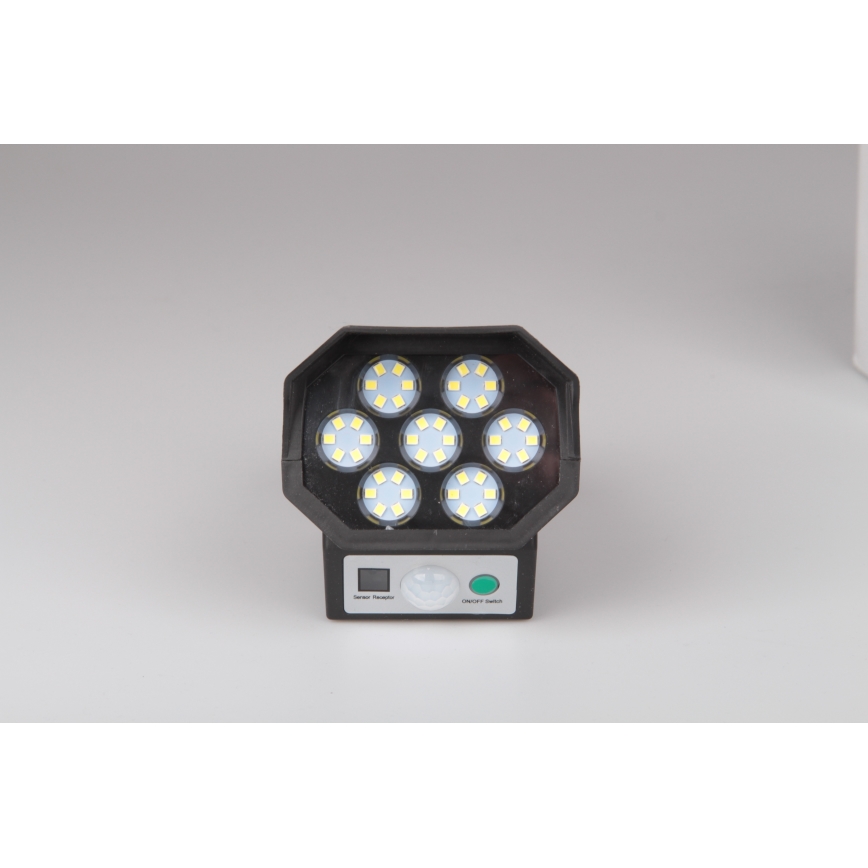 LED-Attrappe einer Sicherheitskamera mit Sensor und Solarpanel LED/5W/5,5V 800 mAh IP65 + Fernbedienung