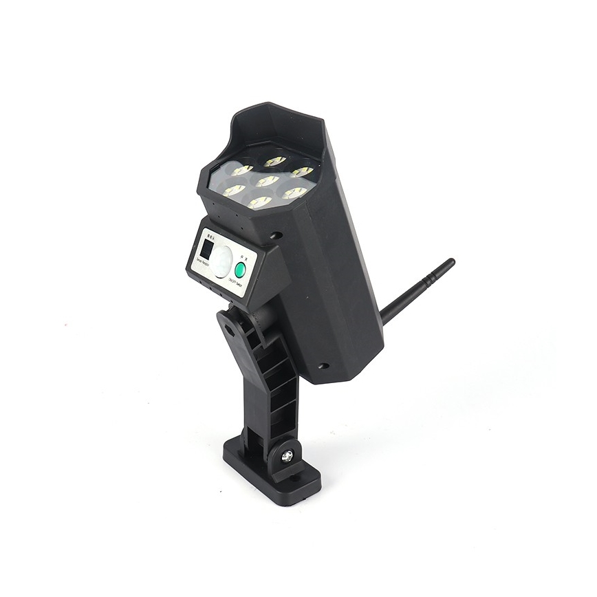 LED-Attrappe einer Sicherheitskamera mit Sensor und Solarpanel LED/5W/5,5V 800 mAh IP65 + Fernbedienung