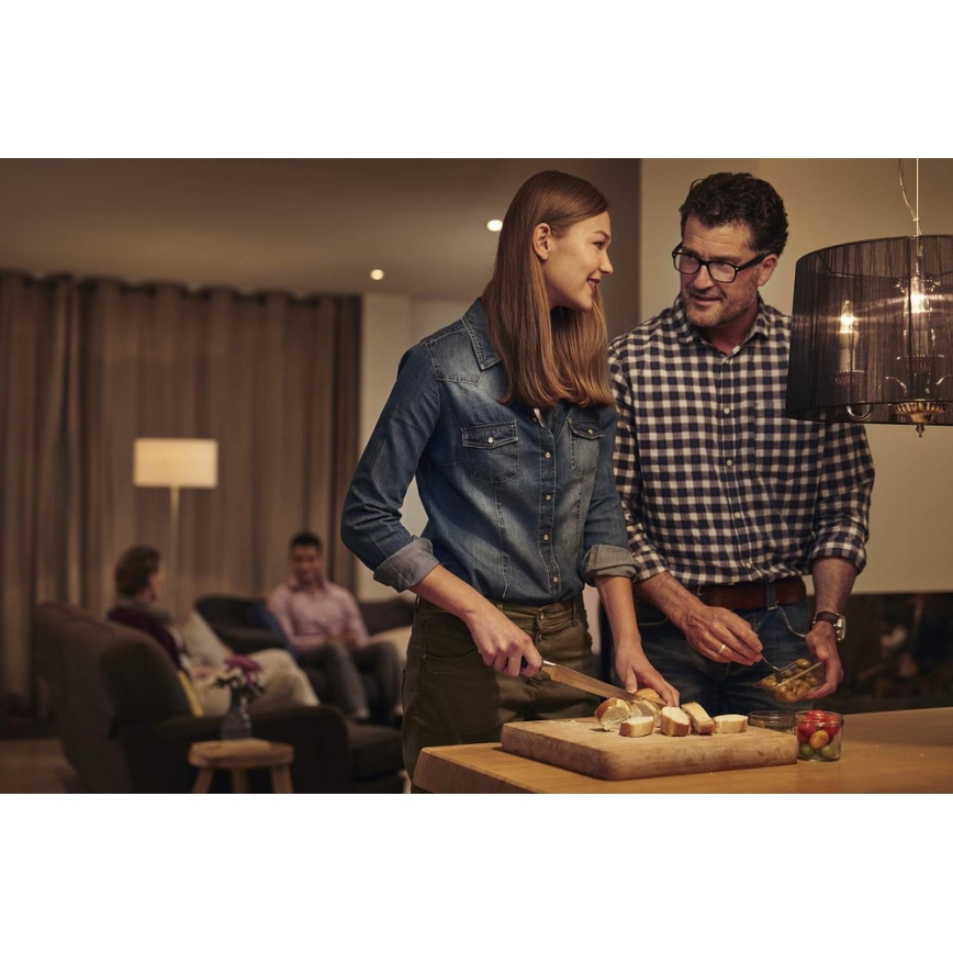 LED Dimmbare Glühbirne  Philips Warm Glow E14/8W/230V