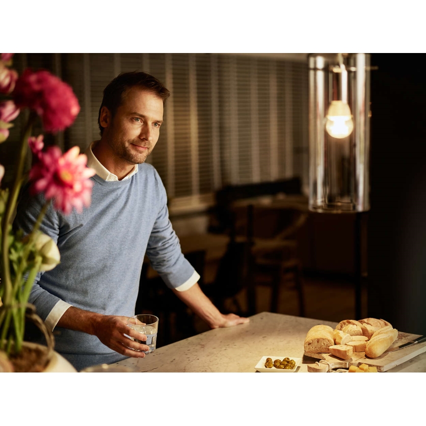 LED Glühbirne Philips E14/4W/230V - LUSTER