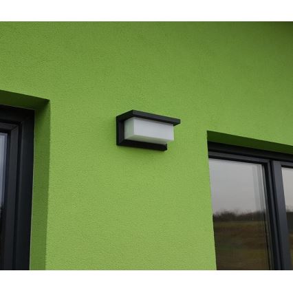 LED-Outdoor-Wandleuchte mit Sensor LED/12W/230V IP54 schwarz