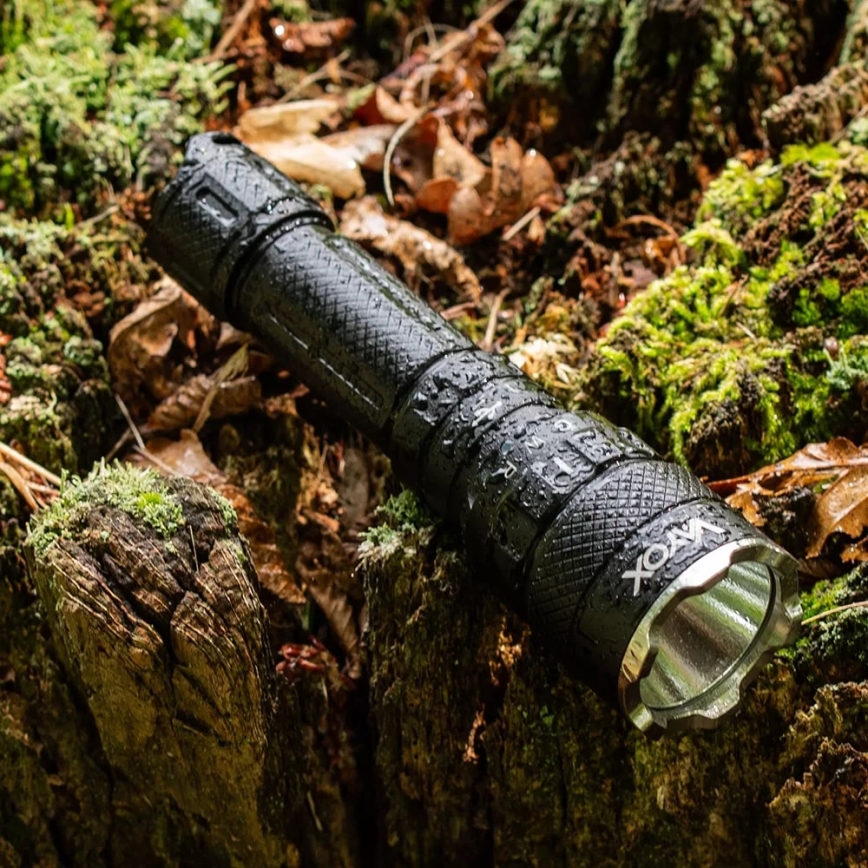 LED RGBW dimmbare wiederaufladbare Taschenlampe LED/15W/5V IP66 1500 lm 2000 mAh