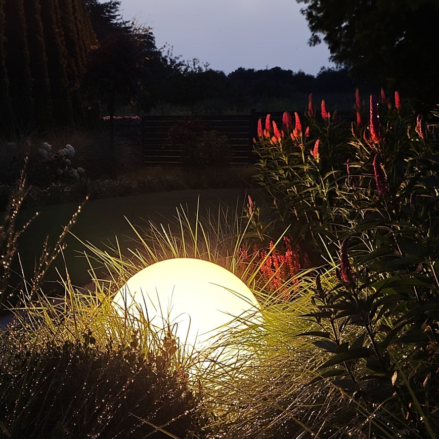 LED RGBW dimmbare Außenleuchte GLOBO 1xE27/12W/230V 2700–6500K Ø 30 cm IP44 Wi‑Fi