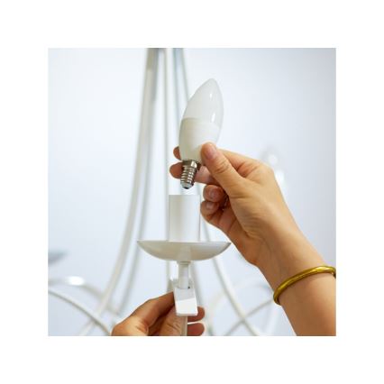 LED RGBW Dimmbare Glühbirne C37 E14/4,9W/230V 2200-6500K CRI 90 Wi-Fi -WiZ