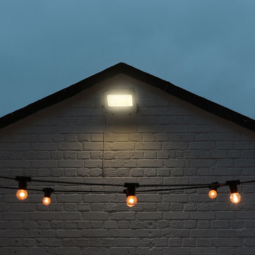 LED RGBW dimmbarer Fluter LED/30W/230V IP65 grau + Fernbedienung