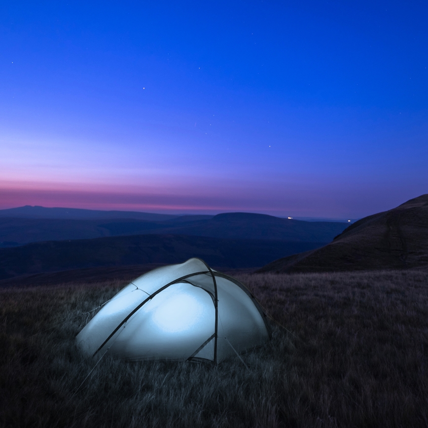 Dimmbare Outdoor-LED-Röhre mit Dämmerungssensor und Solarpanel JIMMY 40W/5000 mAh 3,7V 6000K IP65 + Fernbedienung