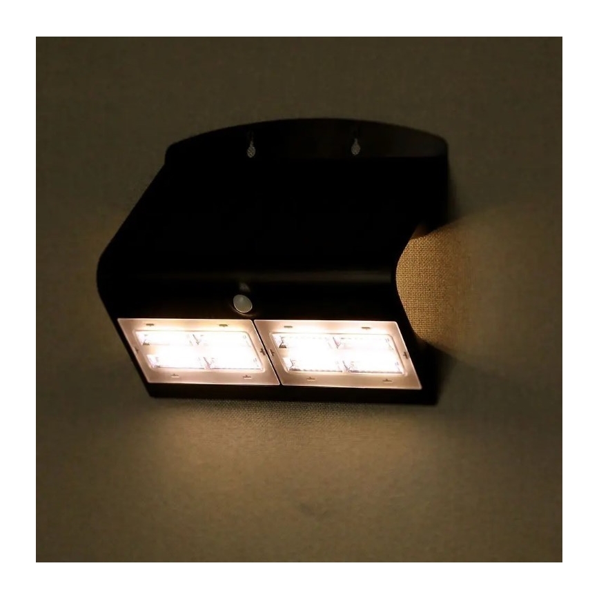 LED Solar-Wandleuchte mit Sensor LED/7W/3,7V 4000K IP65 schwarz