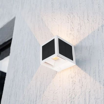 LED-Solar-Wandleuchte mit Sensor LED/9W/3,7V 3000/4000/6000K IP65 2600 mAh weiß