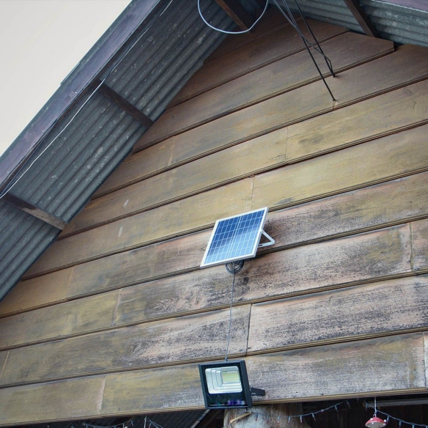 LED-Solarstrahler für den Außenbereich LED/40W/10V IP65 6000K + Fernbedienung