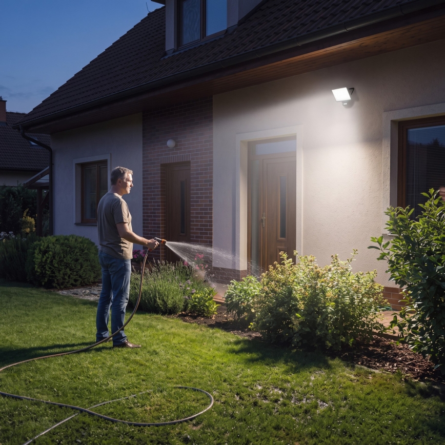 LED-Strahler mit Bewegungs- und Dämmerungssensor TAMBO EVO LED/30W/230V 4000K IP44 schwarz