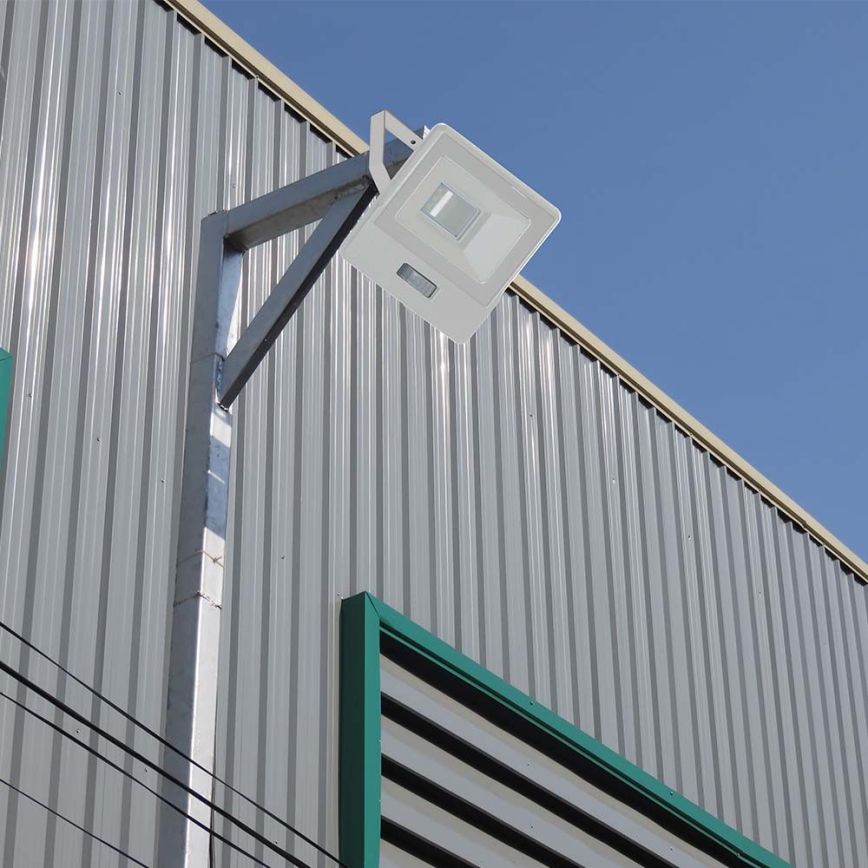 LED-Strahler mit Sensor LED/50W/230V 4000K IP65 weiß