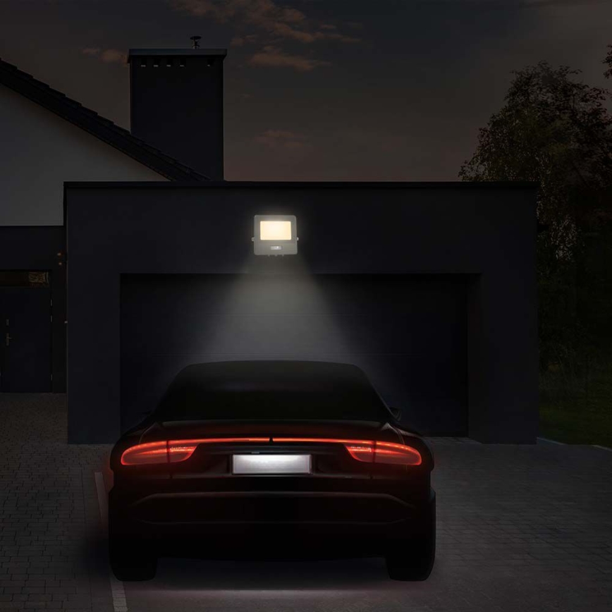 LED-Strahler mit Sensor LED/50W/230V 4000K IP65 weiß