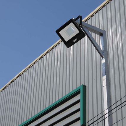 LED-Strahler mit Sensor LED/50W/230V 6500K IP65 schwarz