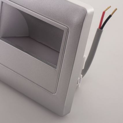 LED-Treppenbeleuchtung mit Sensor STEP LIGHT NET LED/1,5W/230V 4000K silbern