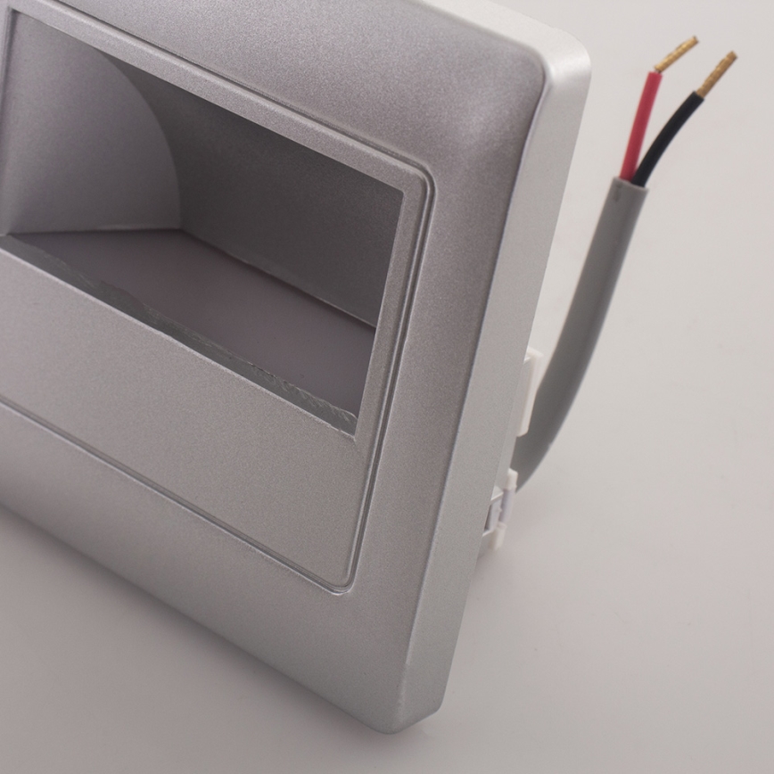 LED-Treppenbeleuchtung mit Sensor STEP LIGHT NET LED/1,5W/230V 4000K silbern