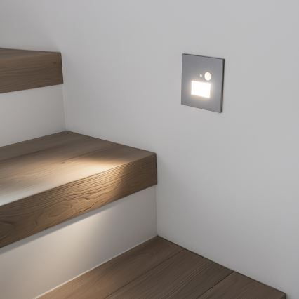 LED-Treppenleuchte mit Bewegungs- und Dämmerungssensor LED/1,5W/230V 3000/4000/6500K silber