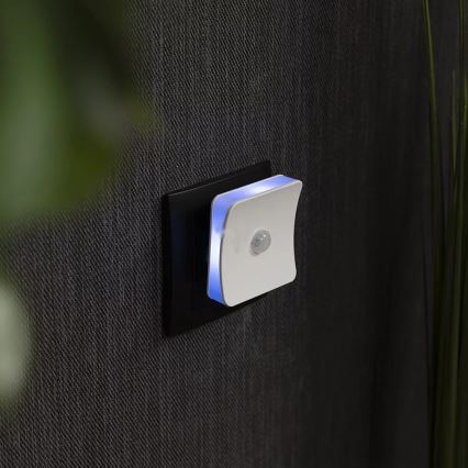 Ledvance - LED RGB Orientierungsleuchte mit Sensor für Steckdose LUNETTA LED/0,3W/230V