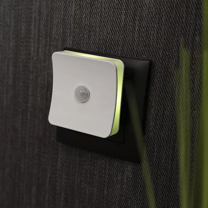Ledvance - LED RGB Orientierungsleuchte mit Sensor für Steckdose LUNETTA LED/0,3W/230V