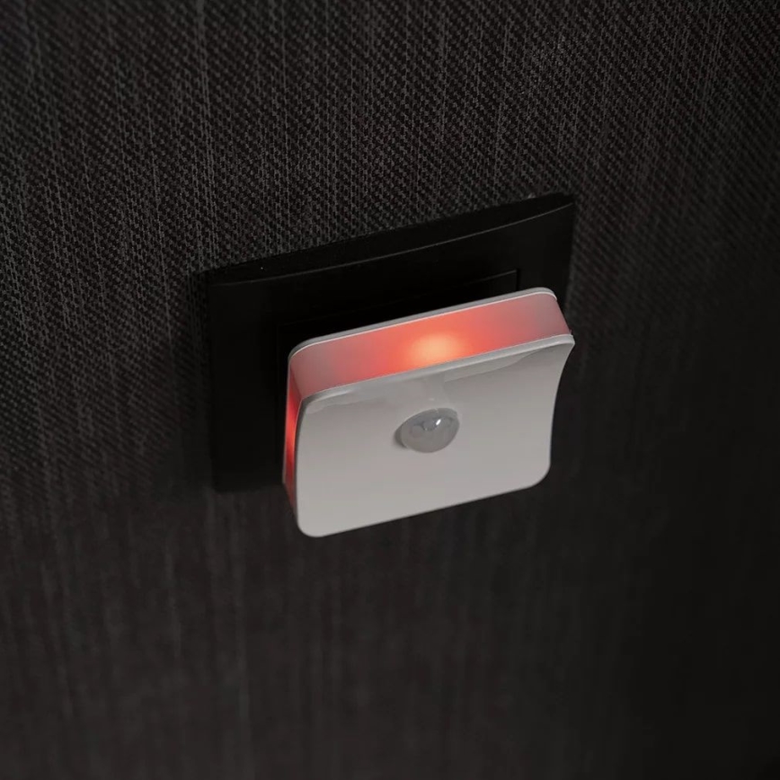 Ledvance - LED RGB Orientierungsleuchte mit Sensor für Steckdose LUNETTA LED/0,3W/230V