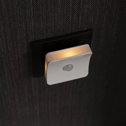 Ledvance - LED RGB Orientierungsleuchte mit Sensor für Steckdose LUNETTA LED/0,3W/230V