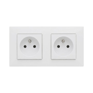 Legrand - Doppelsteckdose für den Wohnbereich mit Rahmen NILOE STEP, 250 V, weiß