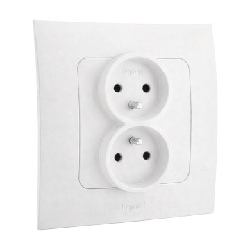 Legrand - NILOE Doppelsteckdose mit Rahmen für den Wohnbereich 250V weiß