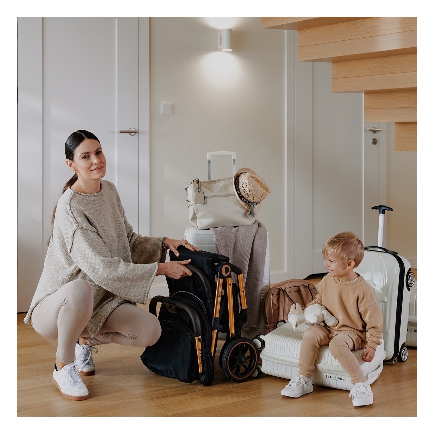 Lionelo - Sport-Kinderwagen CLOE schwarz/gold