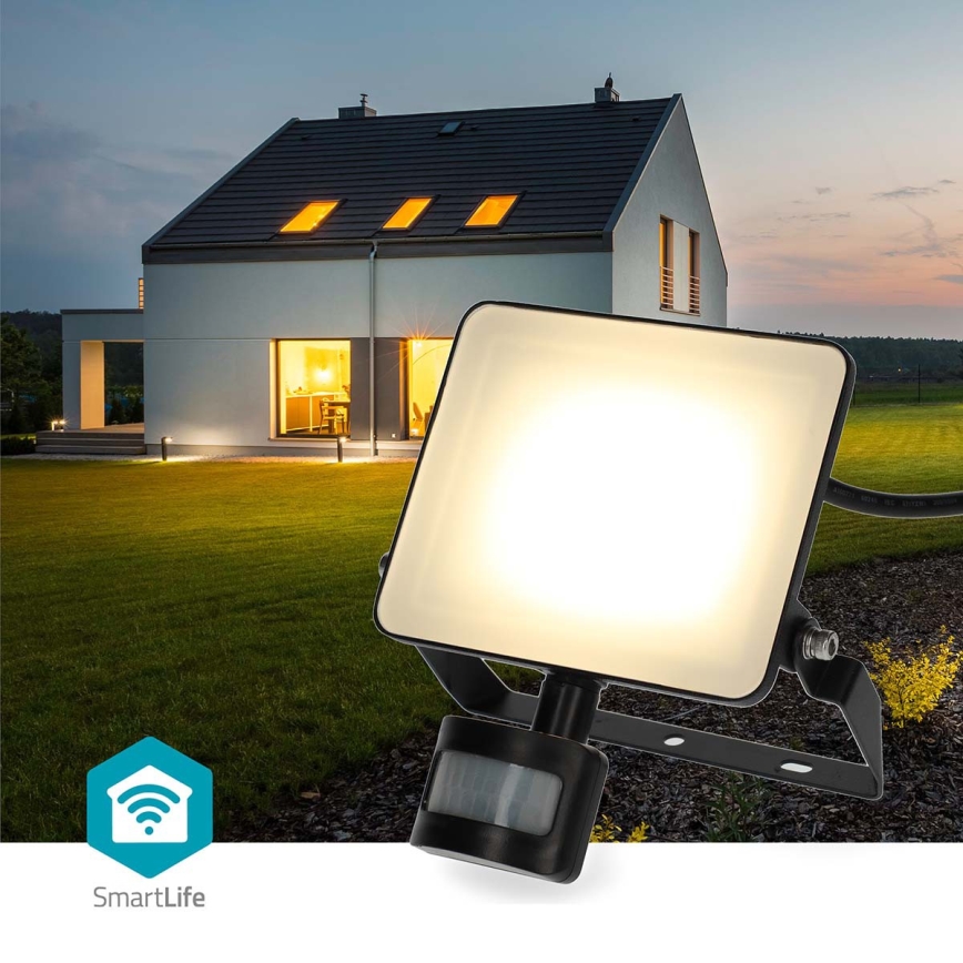 Dimmbarer LED-Strahler mit Bewegungsmelder für Steckdose SmartLife LED/20W/230V 3000-6500K IP44 Wi-Fi