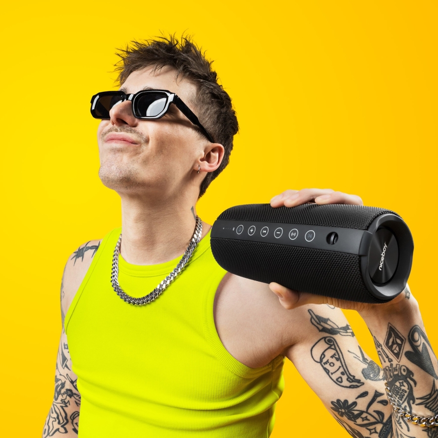 Niceboy Titan 4 - LED Kabelloser Lautsprecher mit Mikrofon und Powerbank-Funktionen 50W/4000 mAh IPX7 schwarz