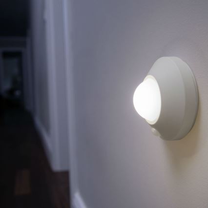 Osram - LED-Orientierungsleuchte mit Sensor NIGHTLUX LED/2W/3xAA weiß