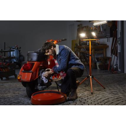 Osram - LED-Strahler mit TRIPOD-Halterung 2xLED/50W/230V IP65