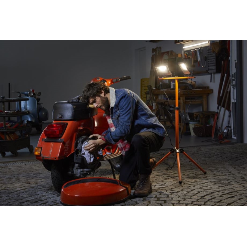 Osram - LED-Strahler mit TRIPOD-Halterung 2xLED/50W/230V IP65