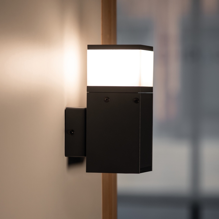 Outdoor-Wandleuchte mit Steckdose DASTEN 1xG9/11W/230V IP44 schwarz