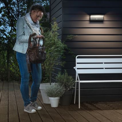 Philips - LED-Outdoor-Wandleuchte mit Sensor 2xLED/4,5W/230V IP44