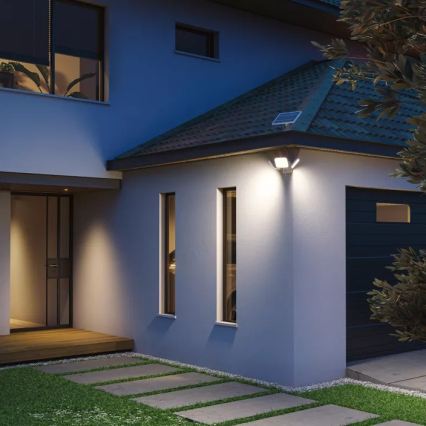 Philips - LED-Solar-Wandleuchte ZYREN mit Sensor, 24,5 W / 3,7 V, 2600 mAh, 5000 K, IP65, weiß