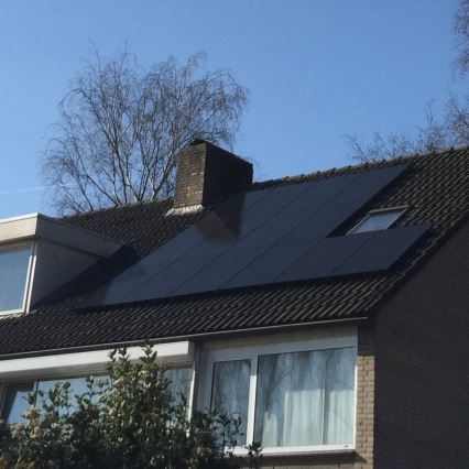 Photovoltaik-Solarpanel JA SOLAR 390Wp komplett schwarz IP68 Halbzellen