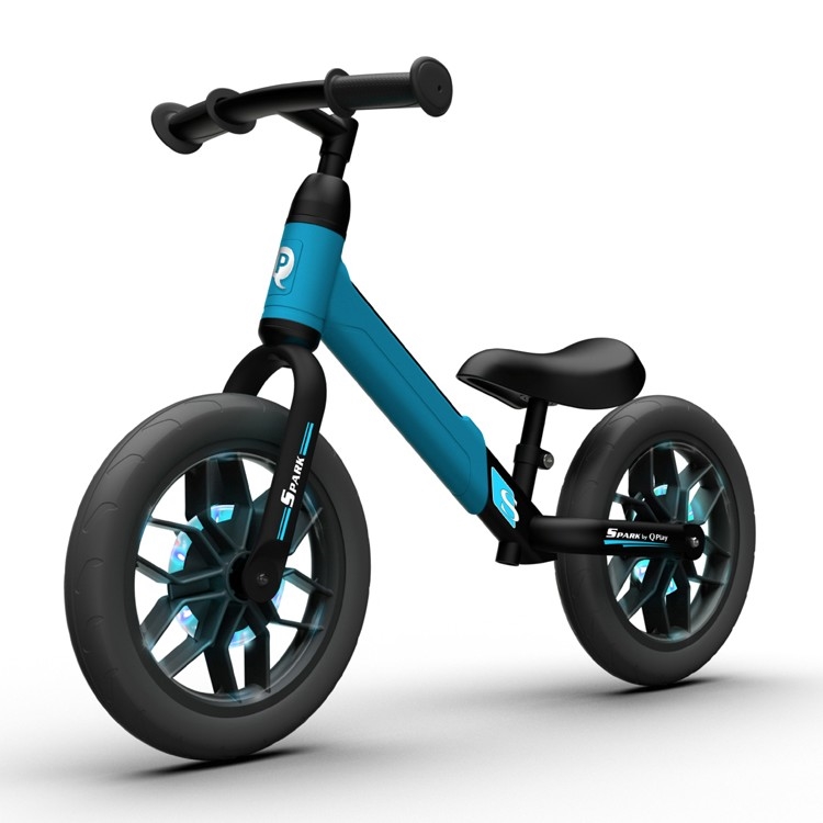 QPlay - Laufrad mit LED-Leuchten auf Rädern SPARK blau