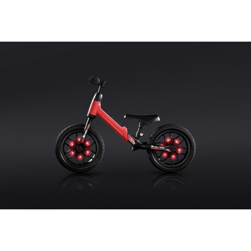 QPlay - Laufrad mit LED-Leuchten auf Rädern SPARK rot