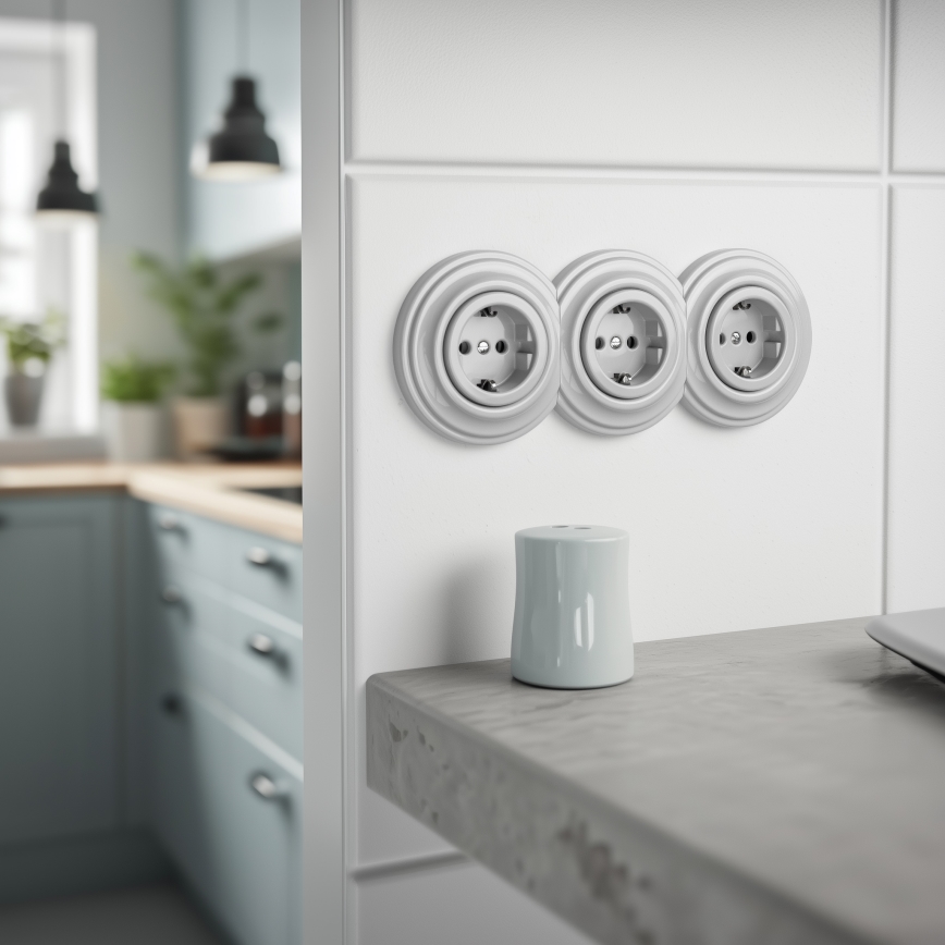 Reblig – Dreifach-Retro-Steckdose für den Wohnbereich mit Rahmen, SCHUKO 230 V, weiße Keramik