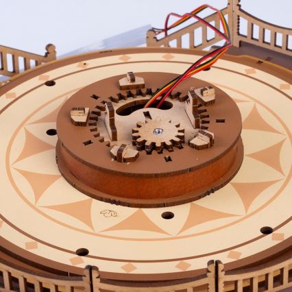 RoboTime - 3D Spieluhr-Puzzle Klassisch Karussell 5V