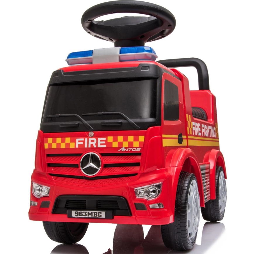 Rutschauto Mercedes Feuerwehrauto 2xAA rot