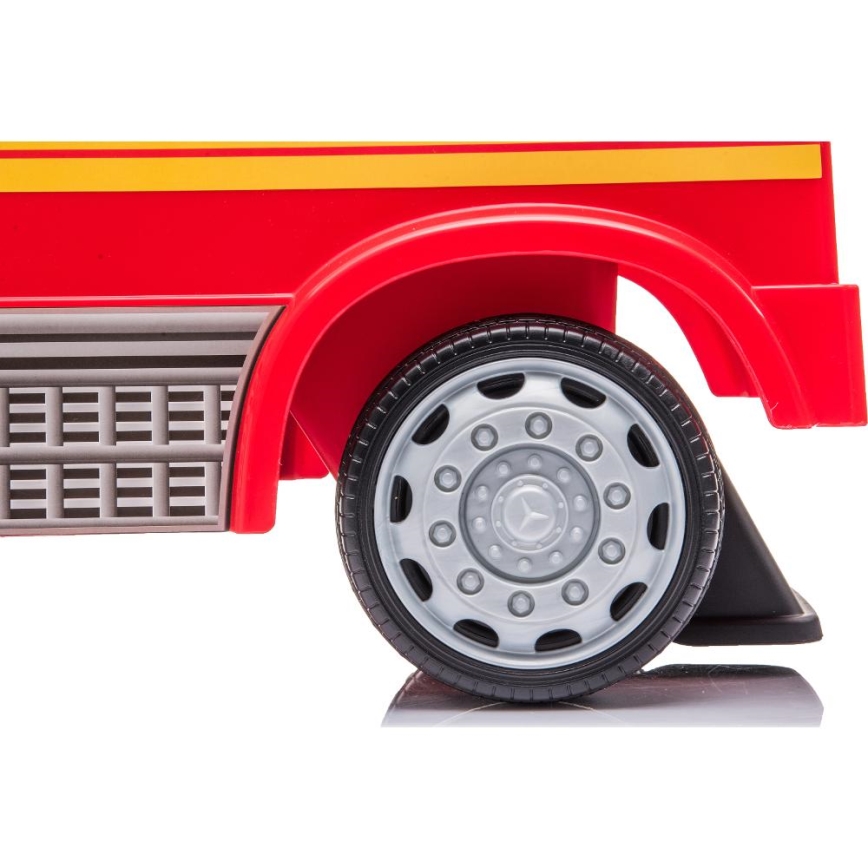 Rutschauto Mercedes Feuerwehrauto 2xAA rot