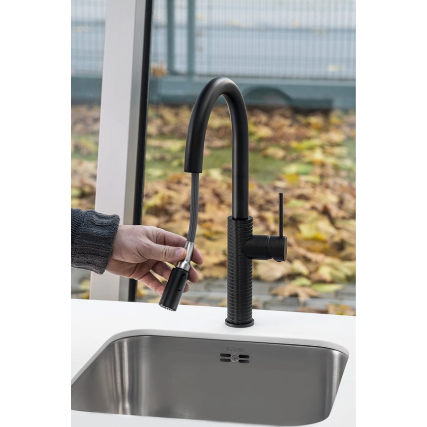 Sapho - Wasserhahn/Armatur mit herausziehbarem Sprühkopf FLAWO matt schwarz