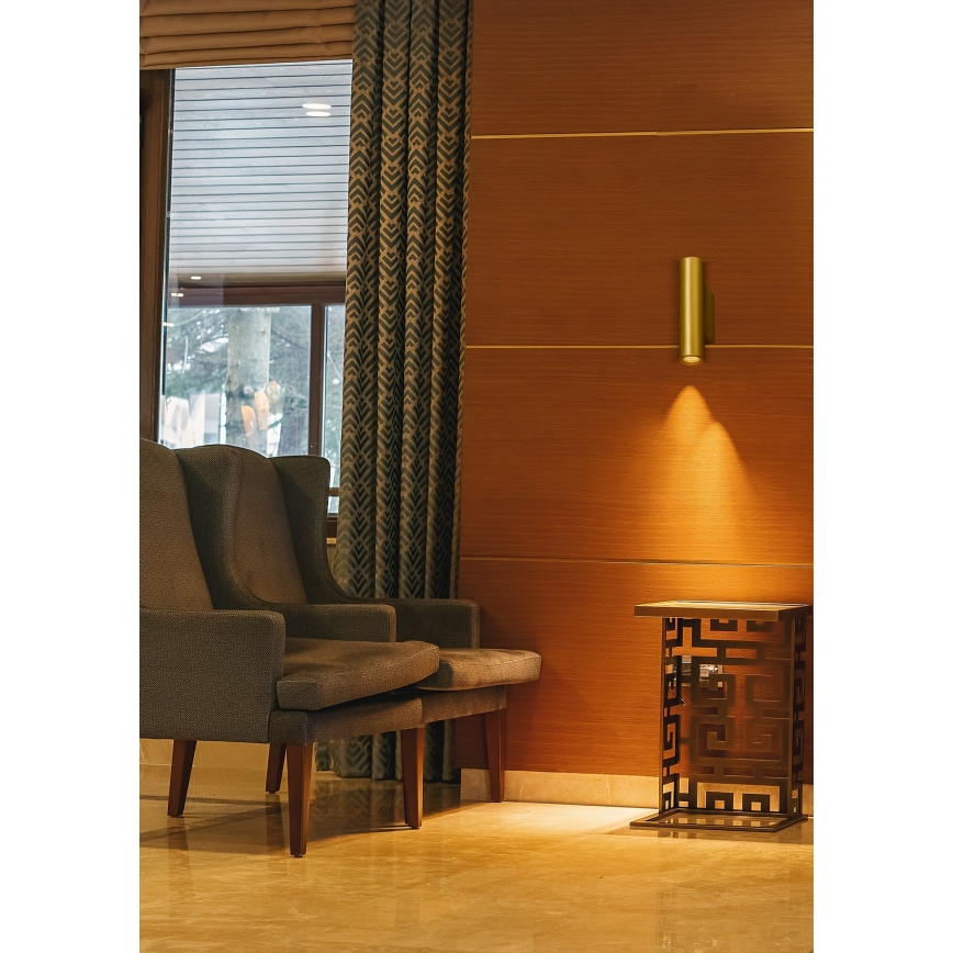 Searchlight - Wandleuchte BEACON 2xGU10/10W/230V goldfarben